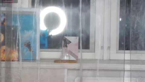 eva varnerr online show from December 1, 2025, 7:19 pm