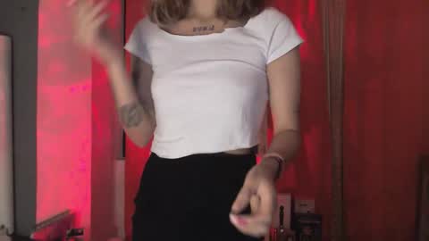 MISS EVY online show from February 1, 2026, 1:15 am