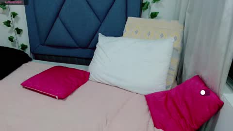 Eva   online show from February 17, 2025, 1:15 am