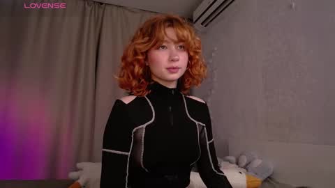 Snapshot of evaa_moonn_ chatting on November 13, 2025, 11:20 am Eva online show from November 13, 2025, 11:20 am