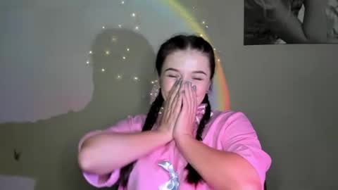 Snapshot of evaamillerr chatting on December 2, 2024, 12:52 am Eva online show from December 2, 2024, 12:52 am