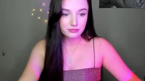 Snapshot of evaamillerr chatting on December 3, 2024, 9:23 pm Eva online show from December 3, 2024, 9:23 pm