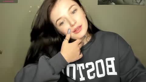 Snapshot of evaamillerr chatting on December 4, 2024, 12:14 pm Eva online show from December 4, 2024, 12:14 pm