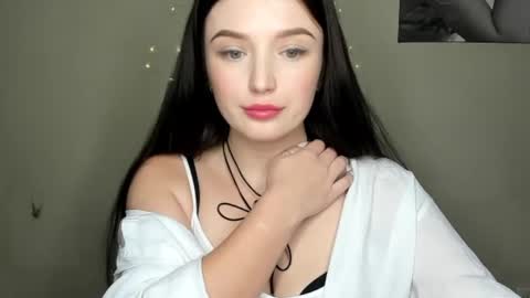 Snapshot of evaamillerr chatting on December 16, 2024, 9:52 pm Eva online show from December 16, 2024, 9:52 pm