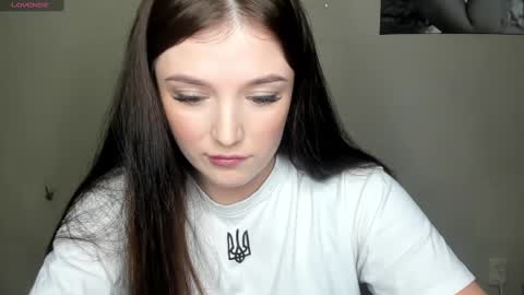 Snapshot of evaamillerr chatting on January 21, 2025, 2:37 pm Eva online show from January 21, 2025, 2:37 pm