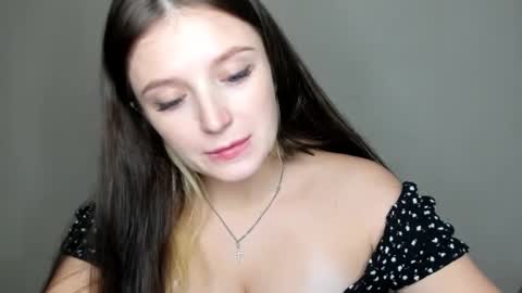 Snapshot of evaamillerr chatting on October 29, 2025, 12:07 pm Eva online show from October 29, 2025, 12:07 pm