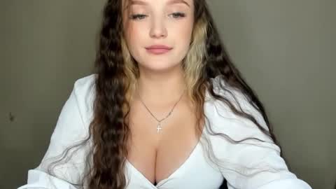 Snapshot of evaamillerr chatting on November 1, 2025, 1:24 pm Eva online show from November 1, 2025, 1:24 pm