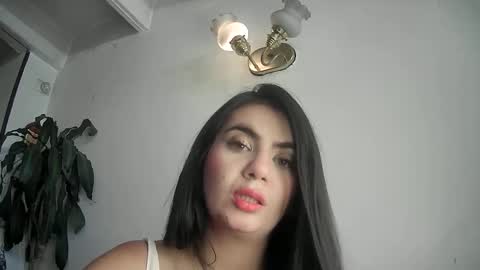 Snapshot of evacollins12 chatting on February 4, 2025, 10:34 pm evacollins12 online show from February 4, 2025, 10:34 pm