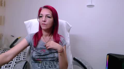 Snapshot of evadesireone chatting on June 2, 2026, 7:16 pm EvadesireONE online show from June 2, 2026, 7:16 pm