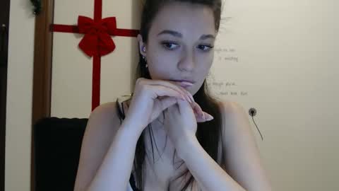 Eva online show from December 18, 2025, 3:07 pm