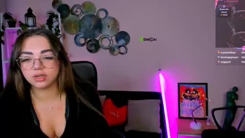 Snapshot of evalora_vei chatting on April 23, 2026, 7:27 pm evalora online show from April 23, 2026, 7:27 pm