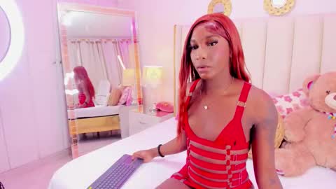 evangelin_ts online show from November 28, 2025, 1:47 pm