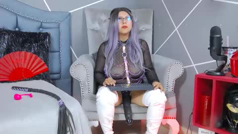 Miss Evangeline    online show from February 18, 2025, 2:16 am