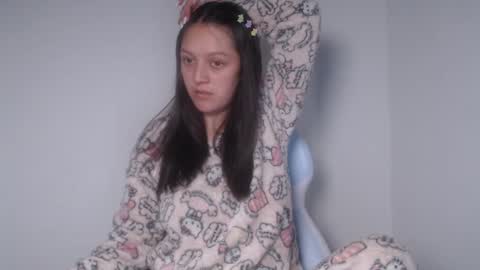 eva  online show from September 11, 2025, 2:33 am