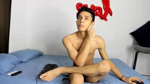 Snapshot of evans_collins24 chatting on October 14, 2025, 1:50 am Evans collins24 online show from October 14, 2025, 1:50 am