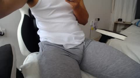 Snapshot of evans_king chatting on December 17, 2024, 7:48 pm Evan online show from December 17, 2024, 7:48 pm