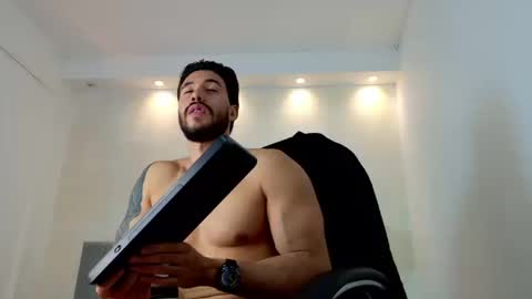 E V A N S online show from March 13, 2026, 11:44 pm