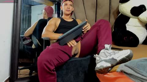   online show from February 5, 2025, 12:17 pm