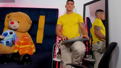   online show from October 17, 2025, 3:20 am