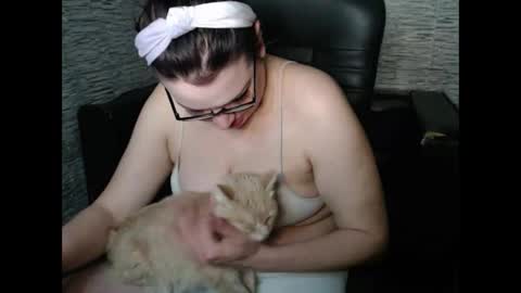 Eva online show from January 21, 2025, 8:43 pm