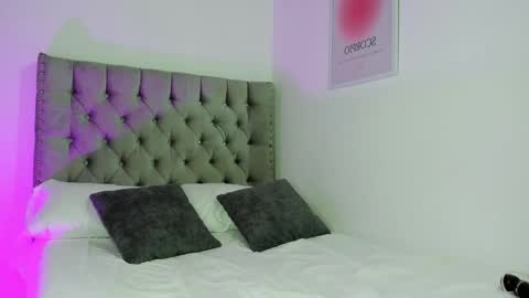 Eva Olimpo online show from December 4, 2025, 9:23 pm