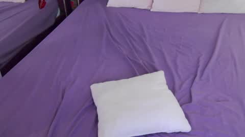 Eva online show from April 21, 2026, 2:51 am