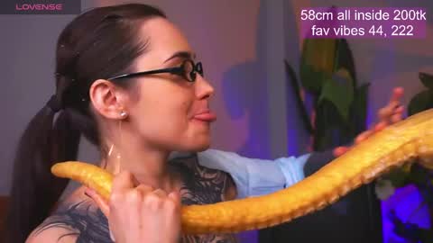 Eva online show from April 22, 2026, 2:14 am