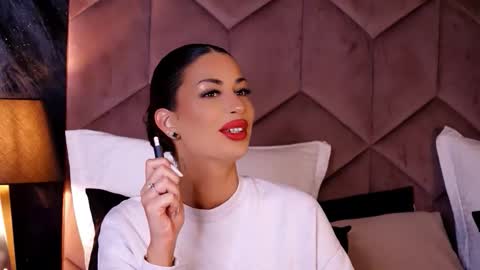 EvaRhea online show from October 7, 2025, 3:25 am