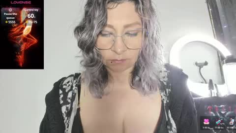 Snapshot of evasaenz21 chatting on March 11, 2025, 12:11 am evasaenz online show from March 11, 2025, 12:11 am