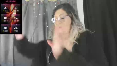 Snapshot of evasaenz21 chatting on September 16, 2025, 10:11 pm evasaenz online show from September 16, 2025, 10:11 pm