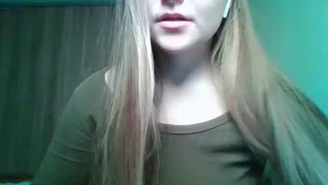 evasapples2026 online show from January 18, 2026, 1:04 pm