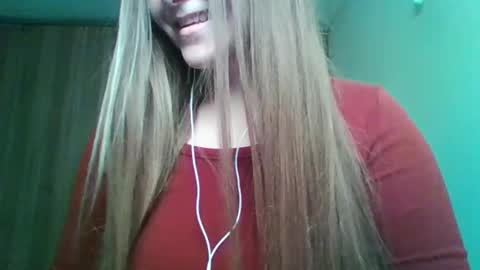 evasapples2026 online show from February 20, 2026, 7:58 pm