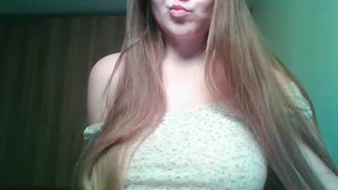 evasapples2026 online show from February 22, 2026, 11:14 pm