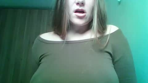 evasapples2026 online show from March 6, 2026, 10:50 pm