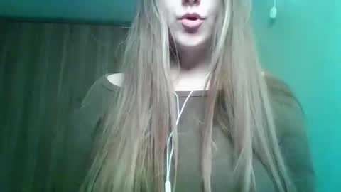 evasapples2026 online show from March 16, 2026, 8:57 pm