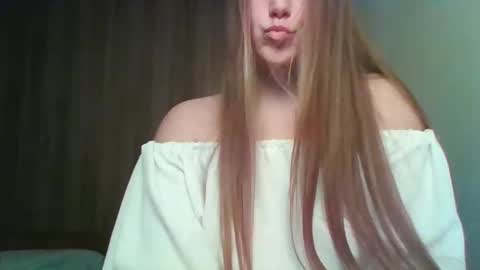 evasapples2026 online show from March 20, 2026, 2:44 pm