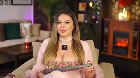 Eva online show from January 12, 2025, 8:25 pm