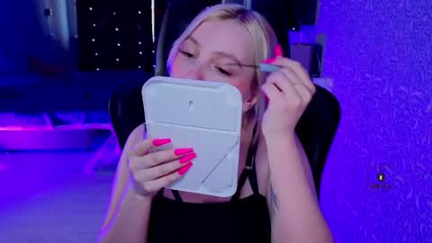 evavibe online show from March 30, 2026, 5:52 am