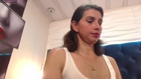 Snapshot of evawilliams_ chatting on January 30, 2025, 10:41 pm Eva online show from January 30, 2025, 10:41 pm