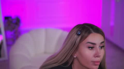 Eva online show from November 9, 2025, 7:12 pm