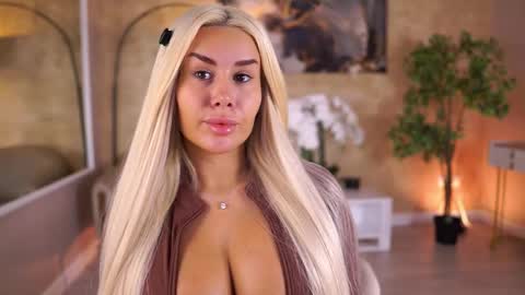 Eva online show from March 30, 2026, 10:00 pm