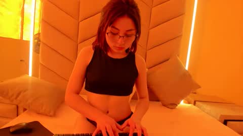 Snapshot of eve_aura chatting on June 7, 2026, 12:53 pm Eve Aura online show from June 7, 2026, 12:53 pm