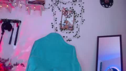 Eve Blue  friends. IG eve blue77 TW EveBlue 1 OF eveblue7 online show from September 24, 2025, 12:36 am