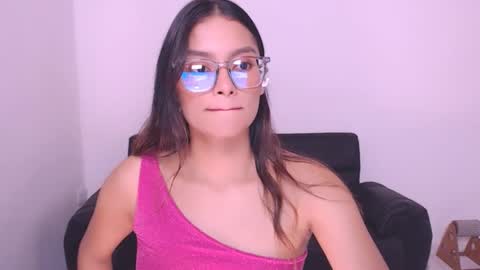 Snapshot of eve_rox18 chatting on December 5, 2024, 6:33 pm Eve Rox18 online show from December 5, 2024, 6:33 pm