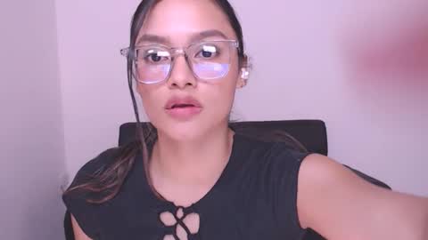 Snapshot of eve_rox18 chatting on January 21, 2025, 6:54 am Eve Rox18 online show from January 21, 2025, 6:54 am