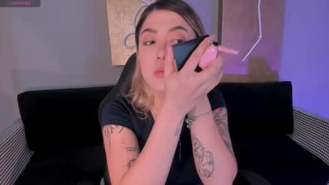 Eve  online show from October 1, 2025, 11:49 am