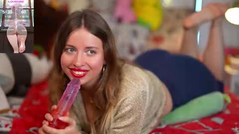 Snapshot of evechuuuus chatting on September 17, 2025, 3:57 pm Evechuuu online show from September 17, 2025, 3:57 pm