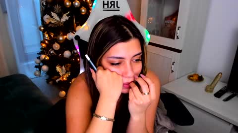 eveeevian online show from January 4, 2025, 4:43 pm