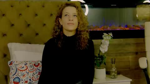 EveHamilton online show from February 5, 2026, 7:29 pm