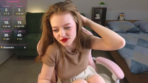 Snapshot of eveleen_soleen chatting on December 13, 2024, 7:43 pm Eveleen online show from December 13, 2024, 7:43 pm